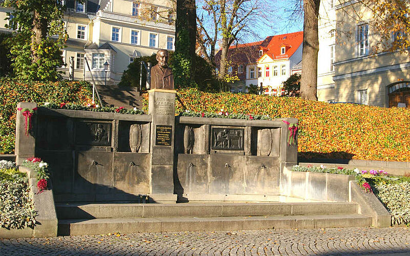 Ansicht Kellerbrunnen im Herbst